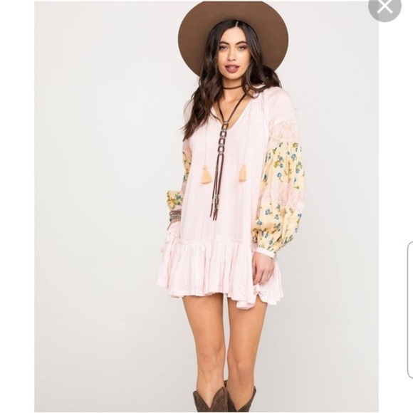 Free People Dresses & Skirts - Free People Womens Dress Mini Size XS Pink Embroidered Flowy Tunic  Boho